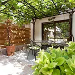 דירה 3 With Shared Pool, Peaceful Location *