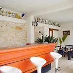 דירה 3 With Shared Pool, Peaceful Location