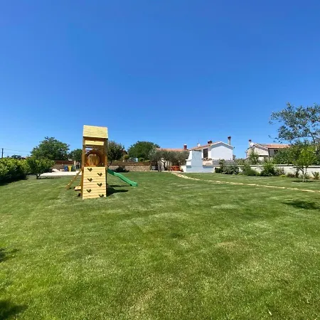 3 With Shared Pool, Peaceful Location * Pola