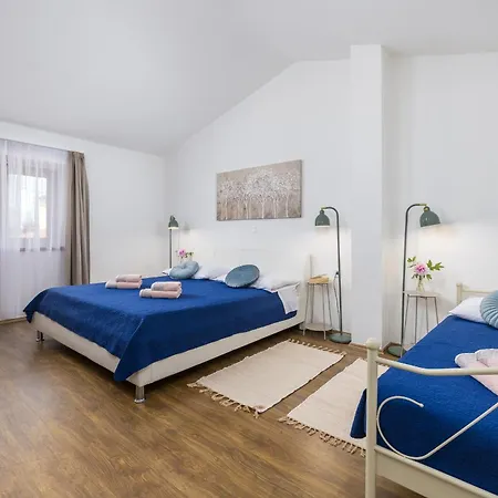 3 With Shared Pool, Peaceful Location
