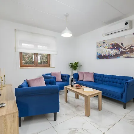 3 With Shared Pool, Peaceful Location Pula