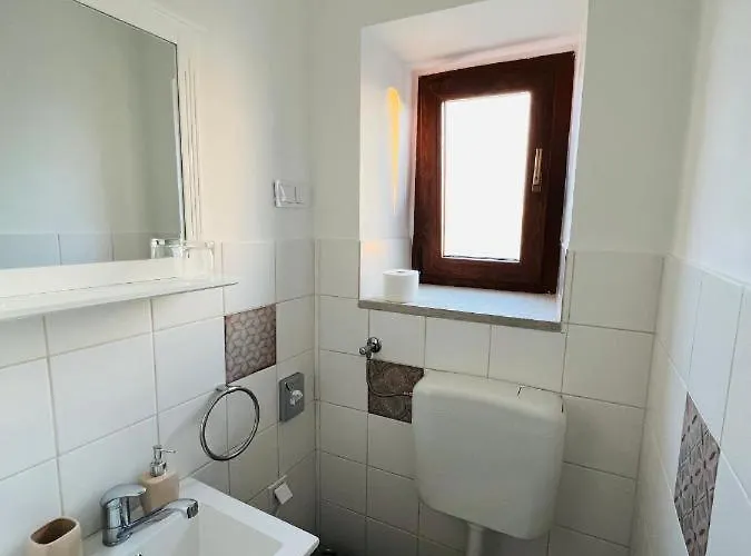 3 With Shared Pool, Peaceful Location Daire Pula