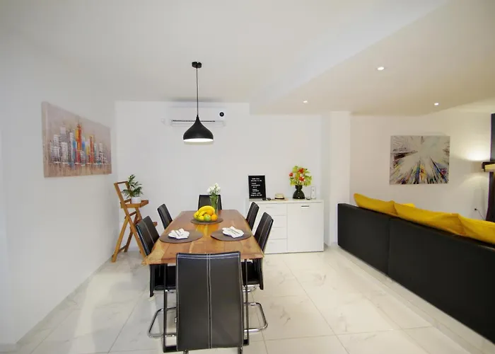 Daire 3 With Shared Pool, Peaceful Location
