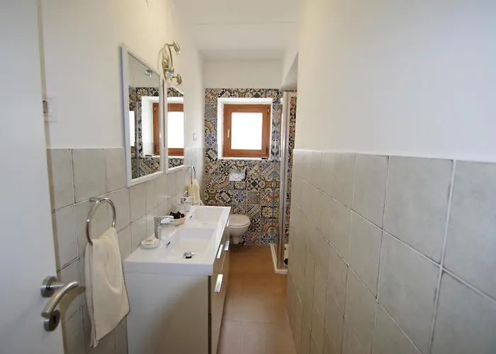 3 With Shared Pool, Peaceful Location Daire Pula