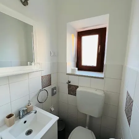 3 With Shared Pool, Peaceful Location Appartement Pula