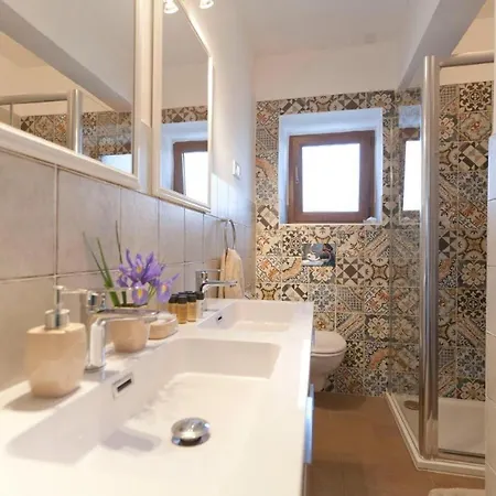 Appartement 3 With Shared Pool, Peaceful Location *