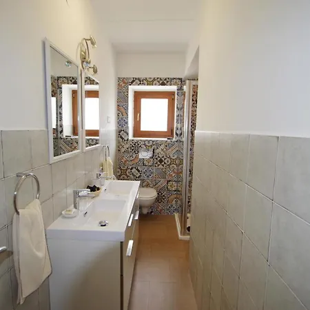 3 With Shared Pool, Peaceful Location Appartement Pula