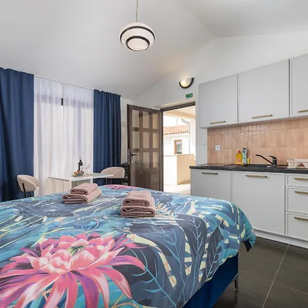 3 With Shared Pool, Peaceful Location